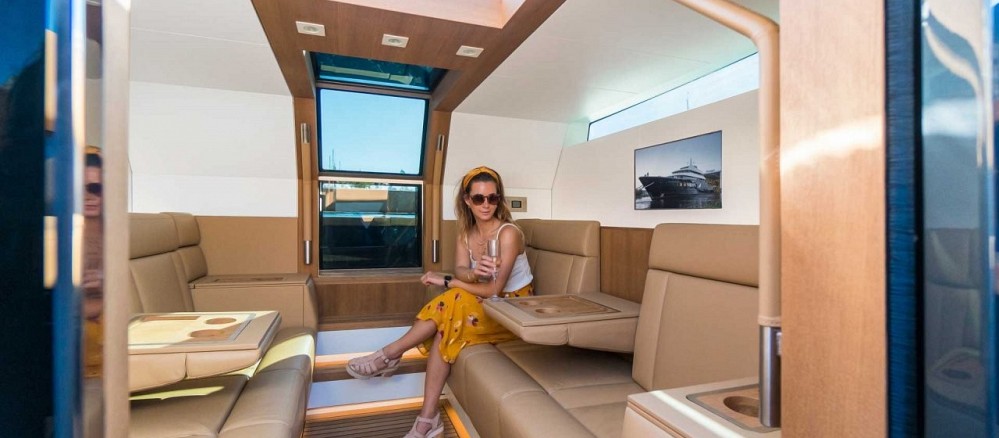 XTENDER 9.7M LIMOUSINE