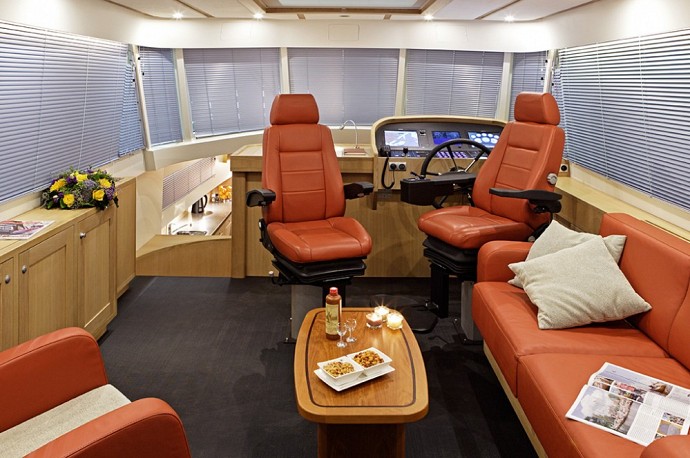 DGM53 Wheelhouse